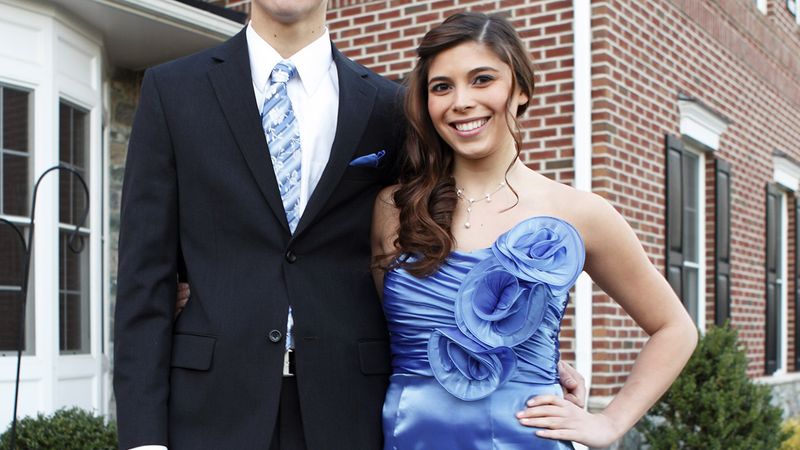 This Teenage Girl Was Kicked Out Of Prom Just For Wearing A Short Dress