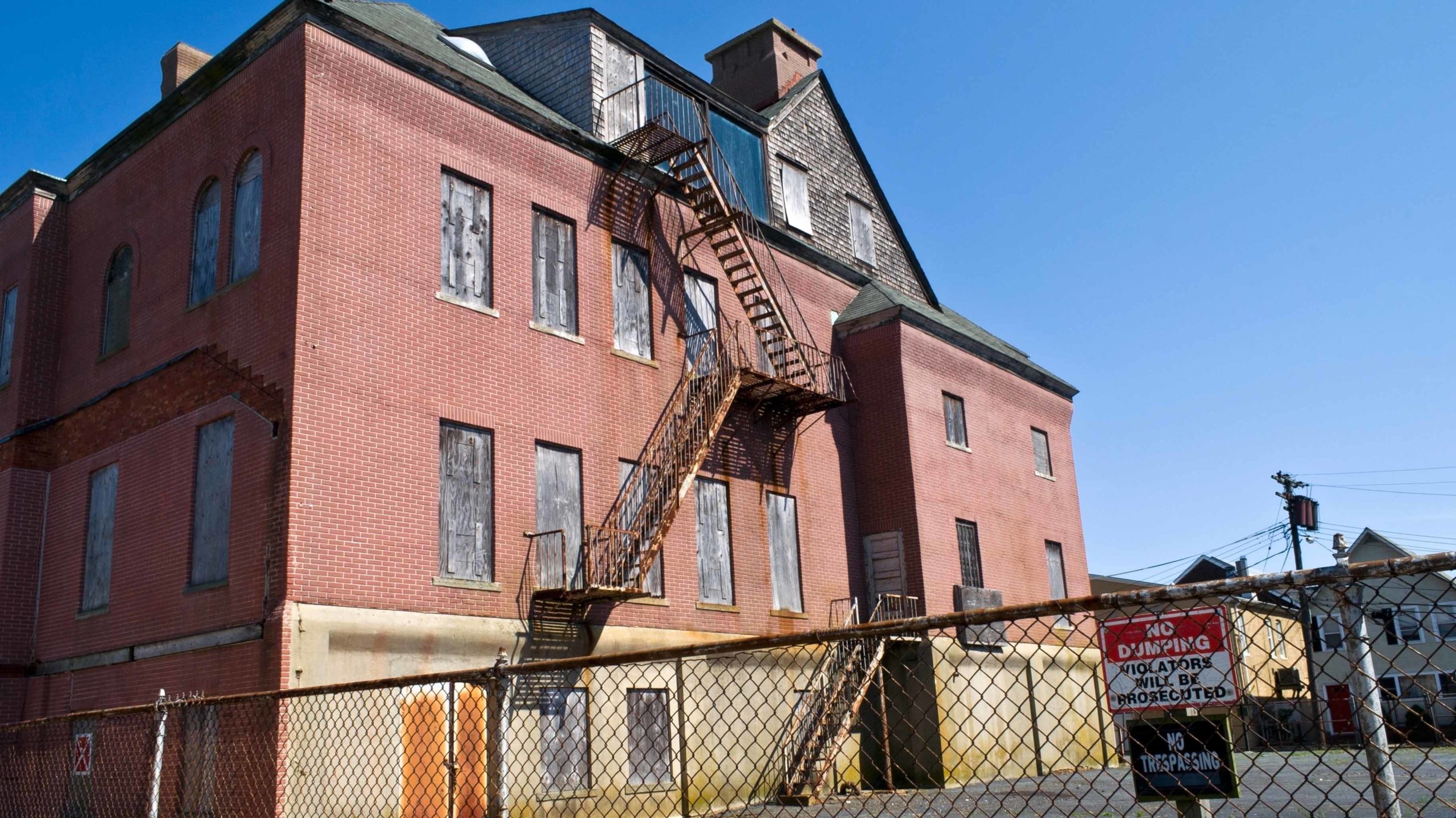 6 Underfunded Schools That Will Eventually Be Captivating Urban Decay ...