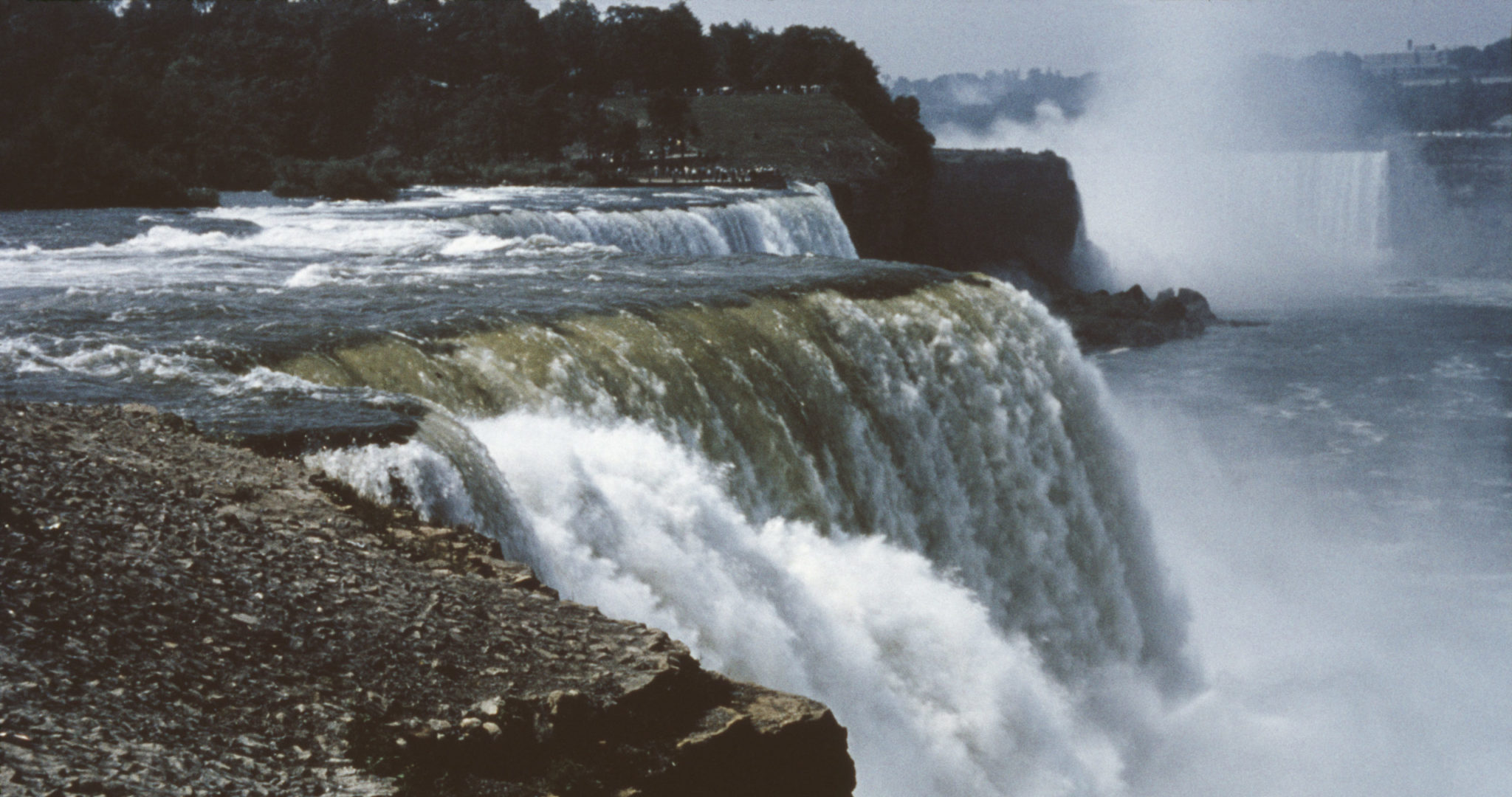 5 People Who Went Over Niagara Falls in A Barrel For The Wrong Reasons